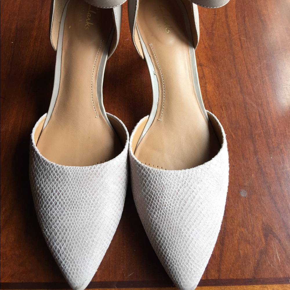 Clark Sage Glamor Pumps 9 1/2 Heels Ankle Strap